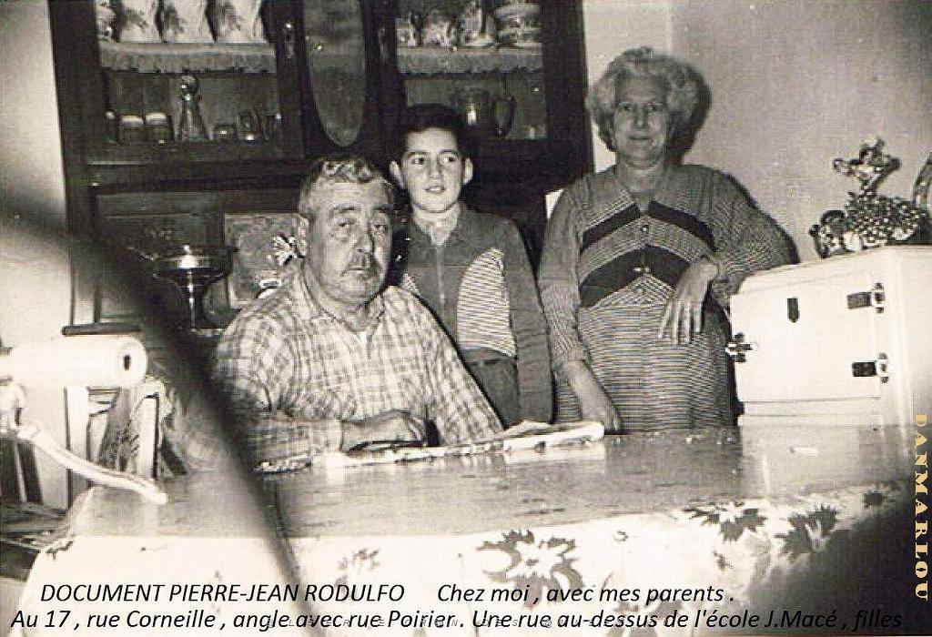 1955 Chez moi  17 Rue Corneille avec mes parents.JPG